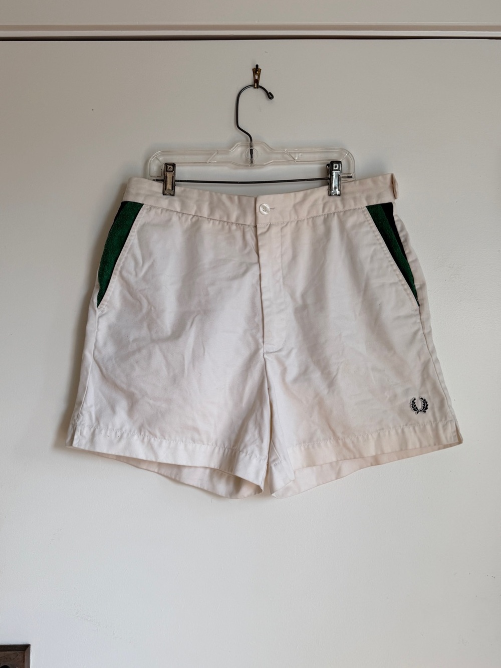 Fred Perry White Men's Shorts with Green Pocket Trim